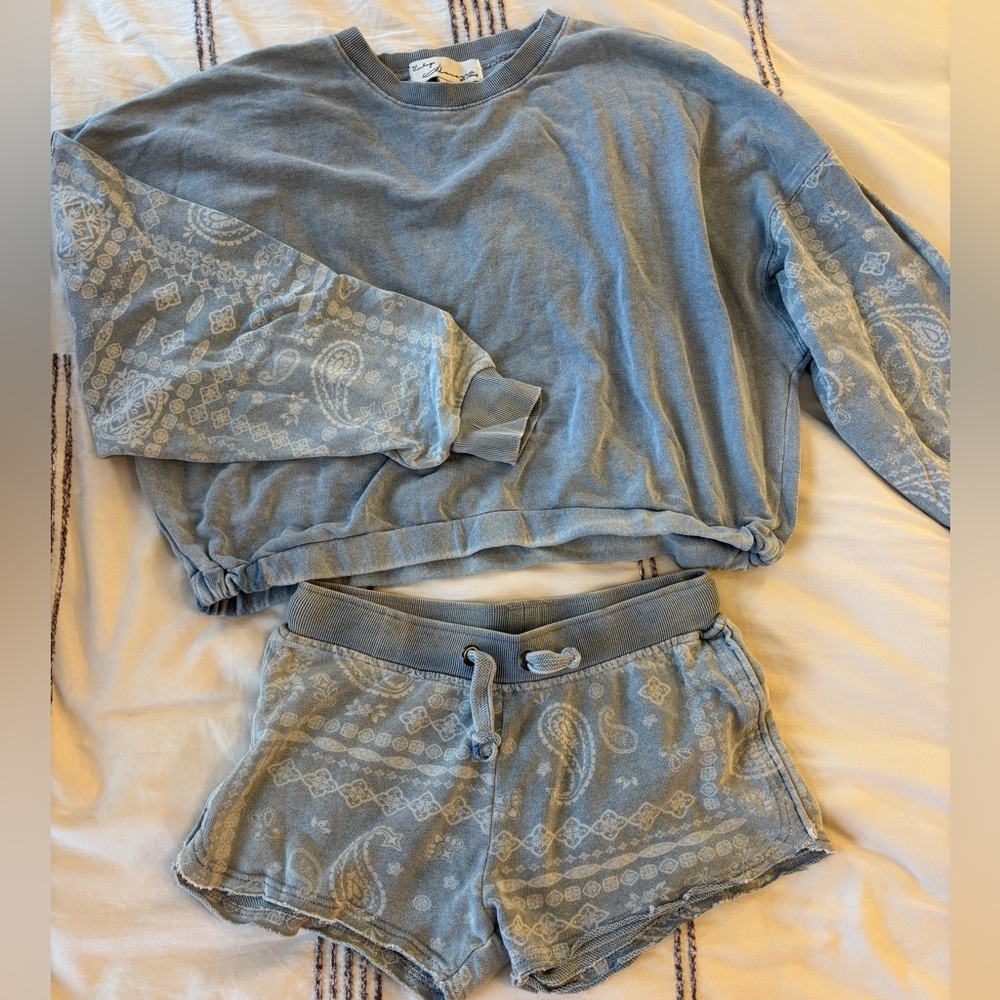 Vintage Havana NWT Soft Blue Knit Sweater and Shorts SET!